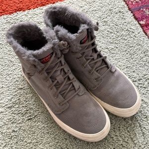 SPERRY ankle boots! Super cute + warm! Excellent condition
